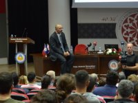 Yıldız Holding Yönetim Kurulu Başkan Yardımcısı Ali Ülker DAÜ’de konferans verdi