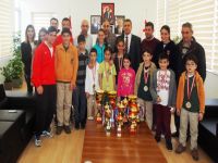 Tenis Kulübü Belediye Başkanı İsmail Arter’i ziyaret etti
