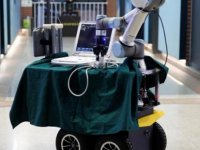Yapay zeka uzmanları: Koronavirüs salgını, insanların bakımını üstlenen robotlar için dönüm noktası olacak
