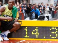 Olimpiyat rekortmeni atlet Usain Bolt'tan kinayeli 'sosyal mesafe' paylaşımı