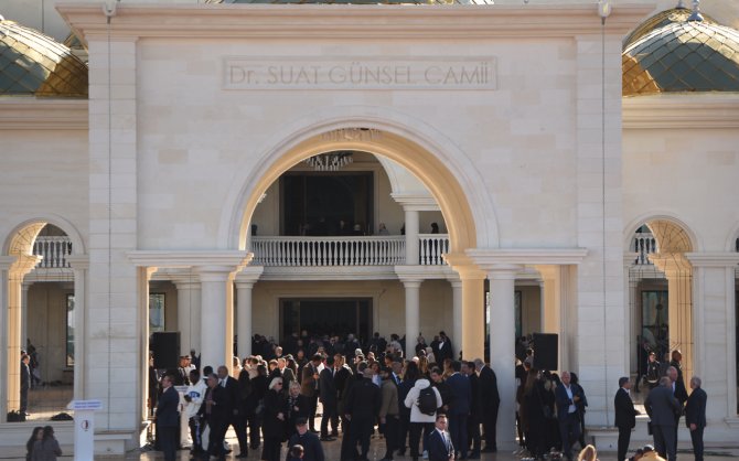 Dr. Suat Günsel Camii ibadate açıldı