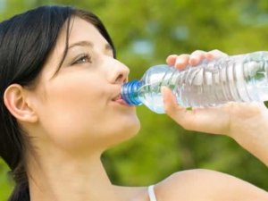 Aç karnına su içmenin faydaları!