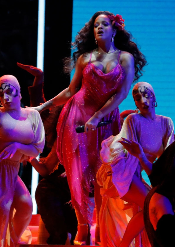 Rihanna milyarder Arap iş insanı sevgilisiyle mi evleniyor? galerisi resim 33