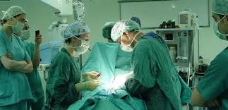 Ameliyat masasında gözü oyulurken uyandı! Doktorlar uyanık olduğunu anla galerisi resim 8