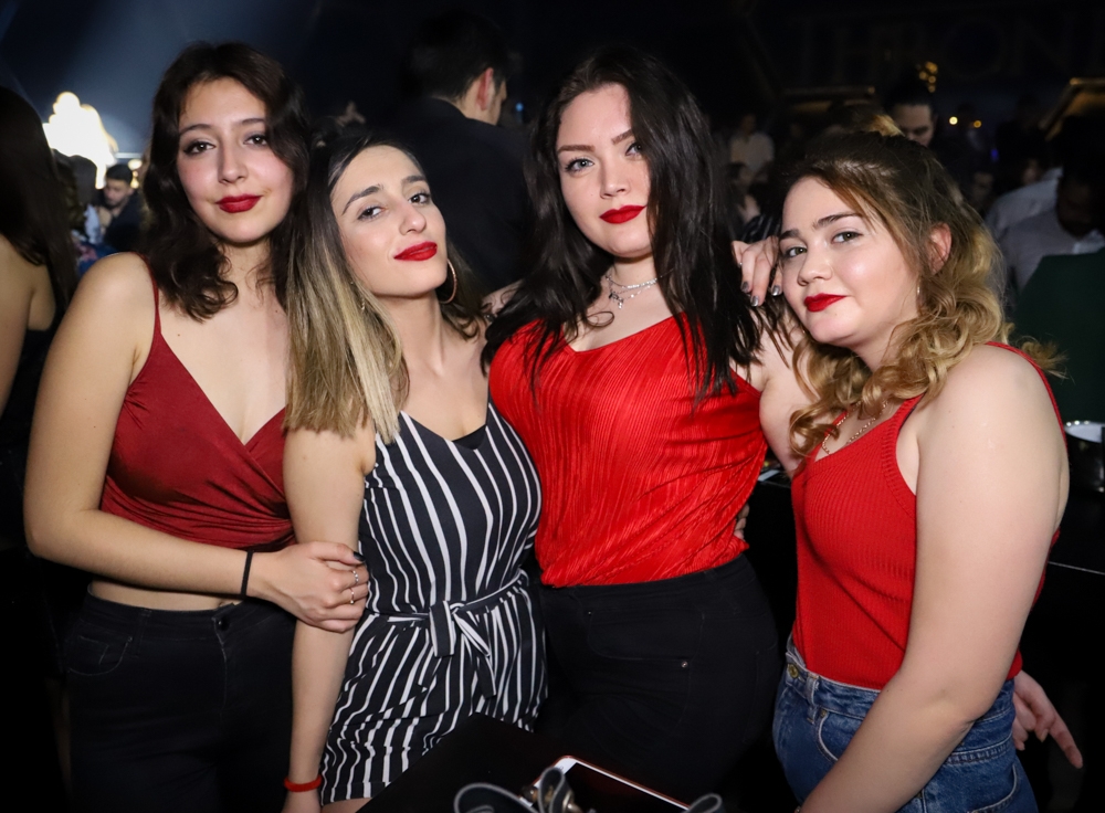 Thrones Club’ta Rikaya rüzgarı esti galerisi resim 2