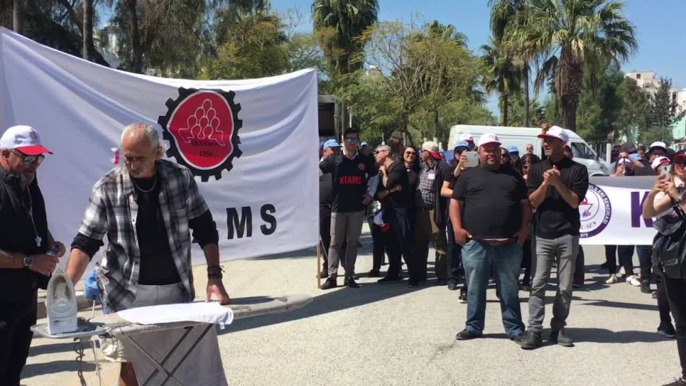 Çalışanların dünkü grev ve eyleminden ilginç kareler galerisi resim 1