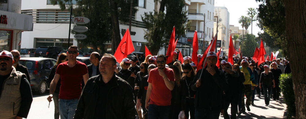 Çalışanların dünkü grev ve eyleminden ilginç kareler galerisi resim 13