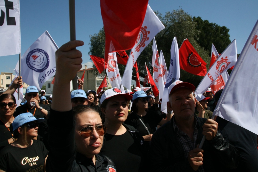 Çalışanların dünkü grev ve eyleminden ilginç kareler galerisi resim 17
