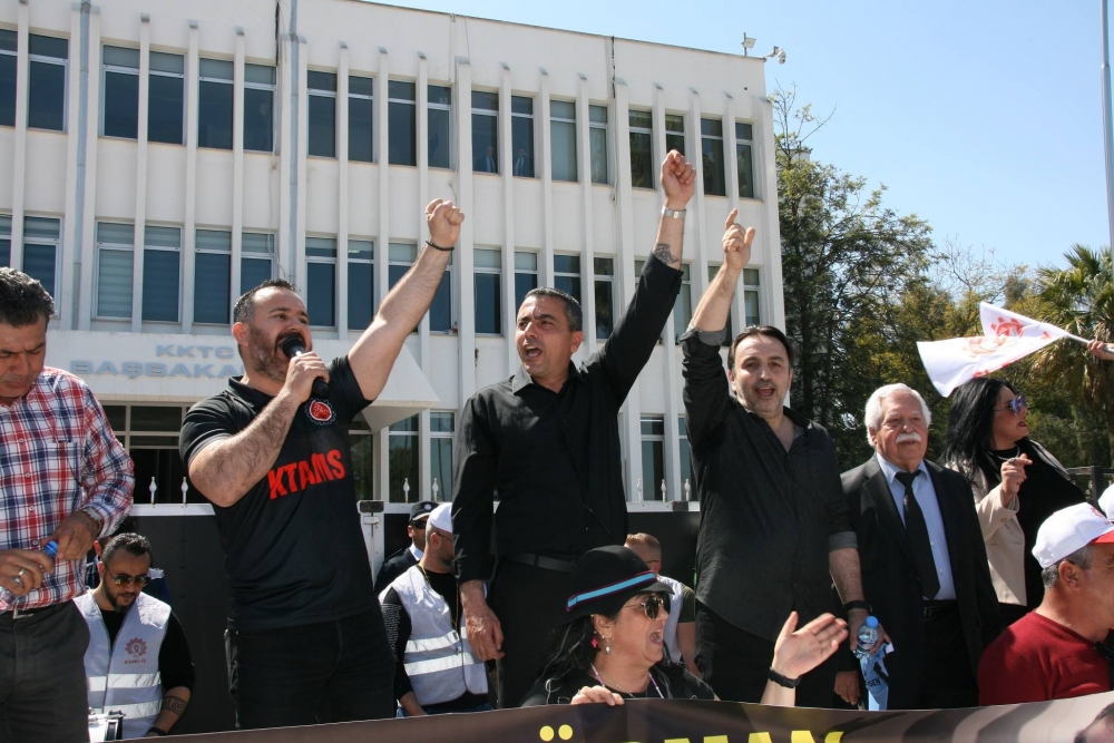 Çalışanların dünkü grev ve eyleminden ilginç kareler galerisi resim 18