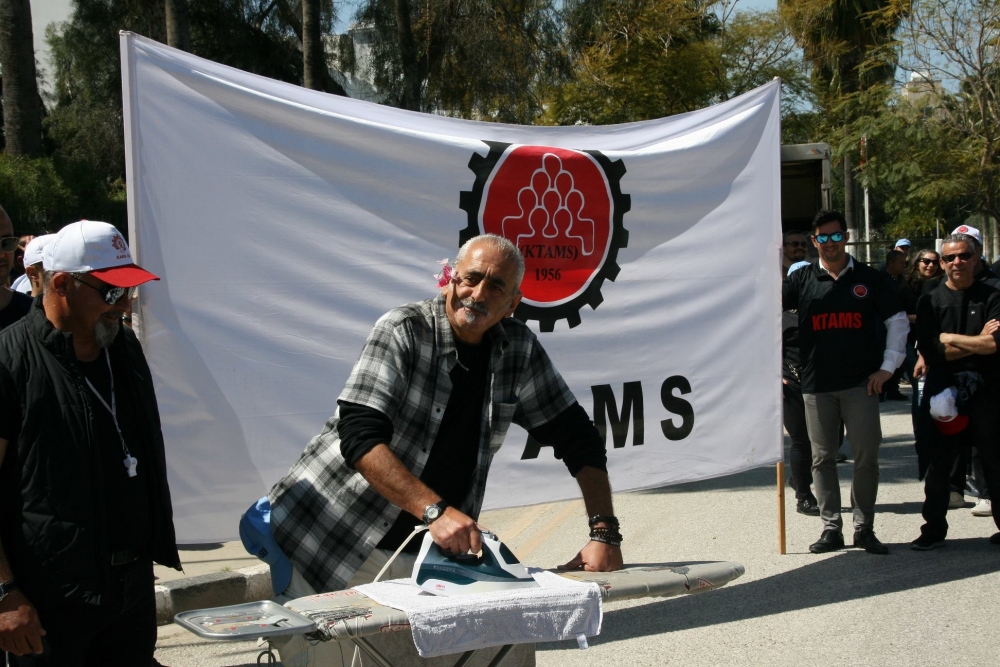 Çalışanların dünkü grev ve eyleminden ilginç kareler galerisi resim 2