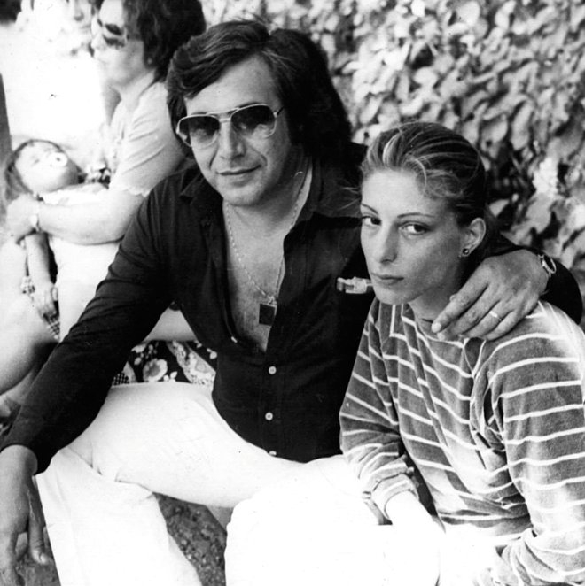 Tanju Okan'ın 'kadınım' şarkısını kime yazdığını biliyor  galerisi resim 5