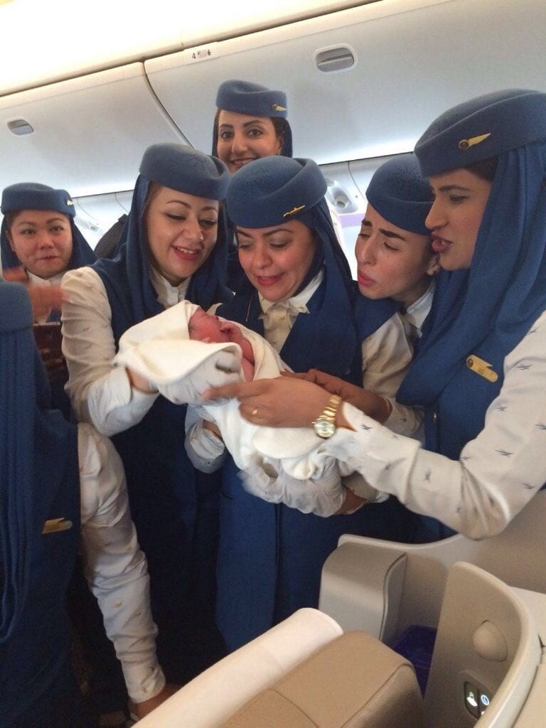 Bir yolcu uçağında karşılaşabileceğiniz en garip durumlar galerisi resim 41