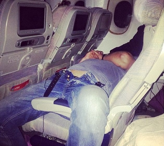 Bir yolcu uçağında karşılaşabileceğiniz en garip durumlar galerisi resim 5