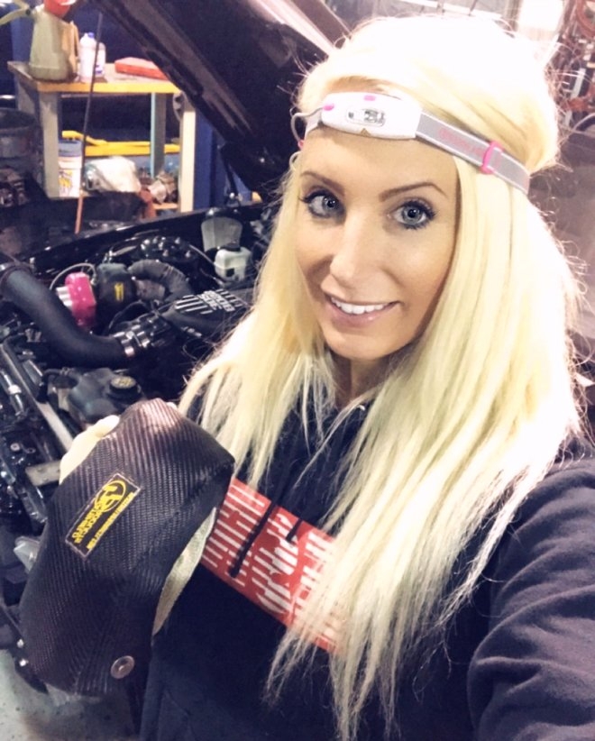 Araba tamircisi olduğunu duyan şaşıp kalıyor galerisi resim 1