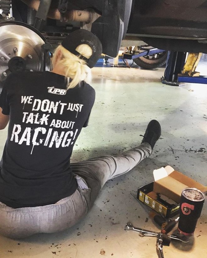 Araba tamircisi olduğunu duyan şaşıp kalıyor galerisi resim 11