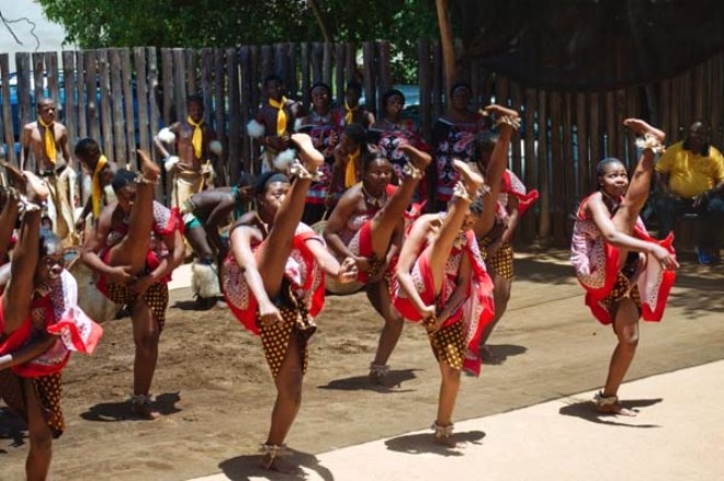 Gelin ve damat düğünün ortasında cinsel ilişkiye giriyor! galerisi resim 10