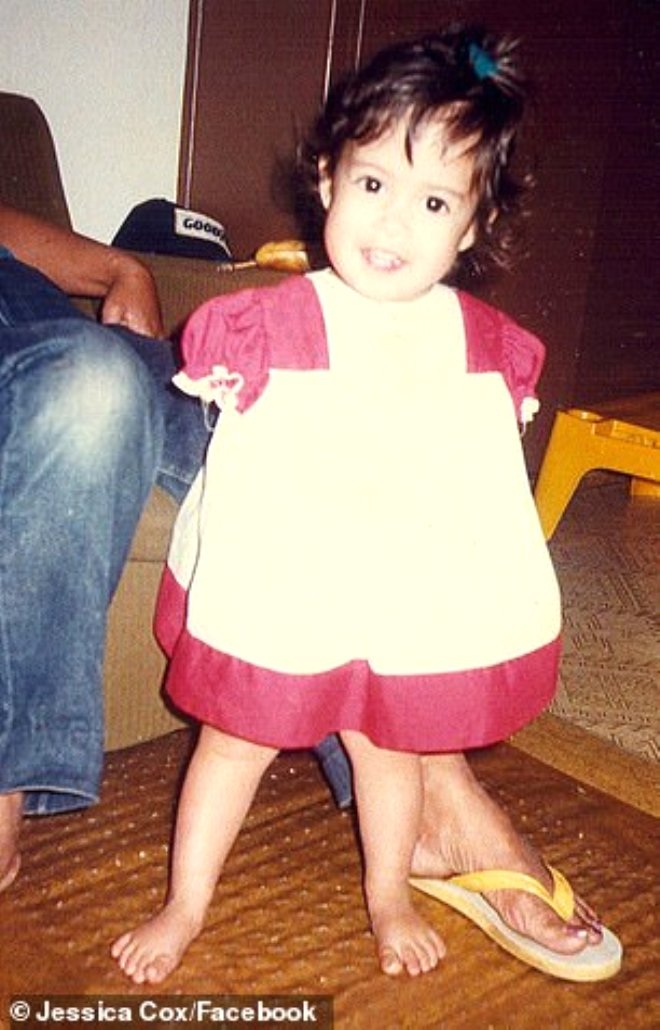 Doğuştan elleri olmayan kadın ayakları ile uçak kullanan ilk pilot oldu! galerisi resim 12