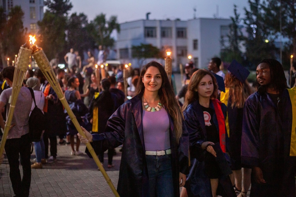 DAÜ 2018-2019 Akademik Yılı mezunları Fener Alayı ile kente veda etti galerisi resim 6