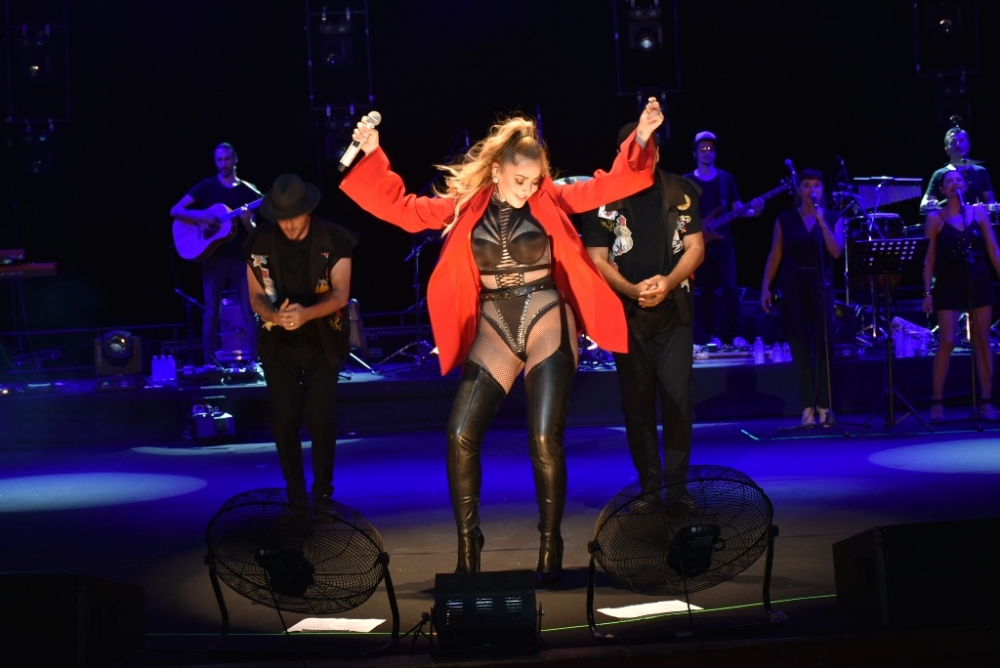 Hadise Girne’yi salladı galerisi resim 3