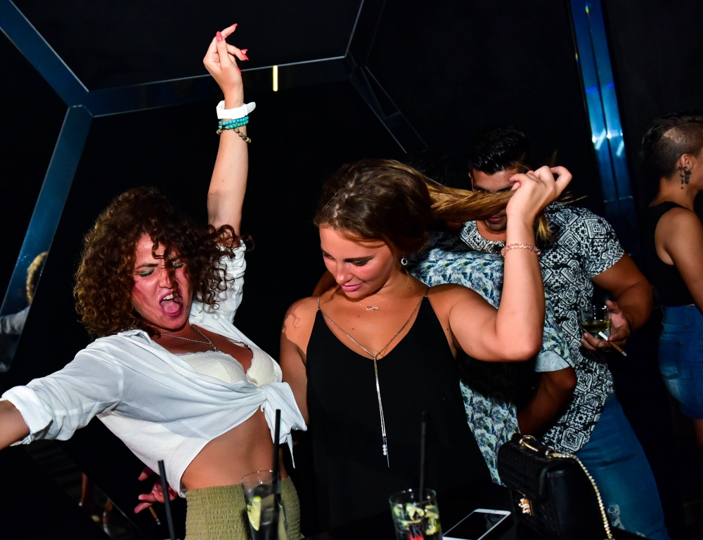 Thornes Ckub'ta yer yerinden oynadı galerisi resim 2