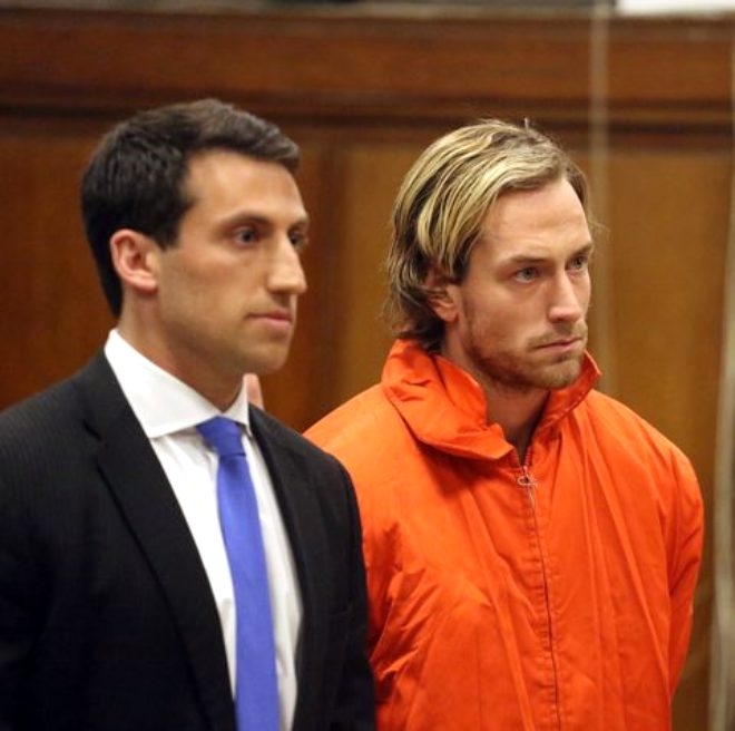 Harçlığını kestiği için babasını 6 kurşunla öldüren cani gencin cezası b galerisi resim 4