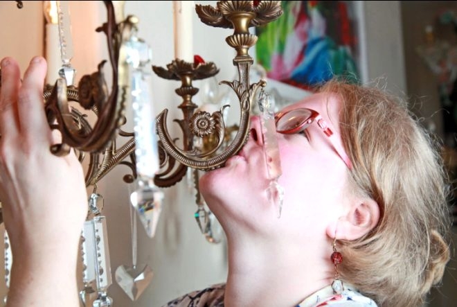 Hayatının ışığını buldu! Avizesiyle evlenecek galerisi resim 3