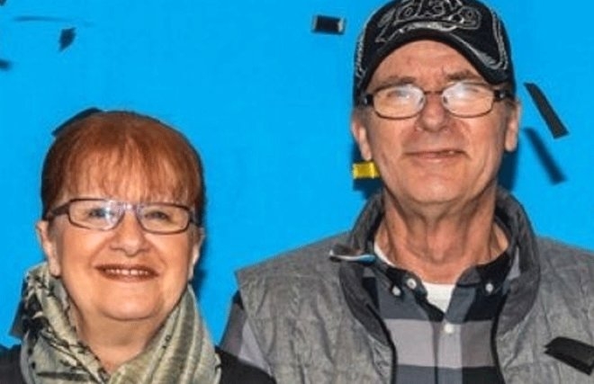 Kitap Arasında Unuttukları Loto Kuponuna Büyük İkramiye Çıktı! galerisi resim 2