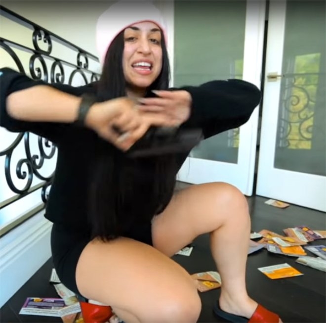 Instagram Hesabı Silinince İsyan Etti: Hayat Kadınlığı Yapmak İstemiyoru galerisi resim 16