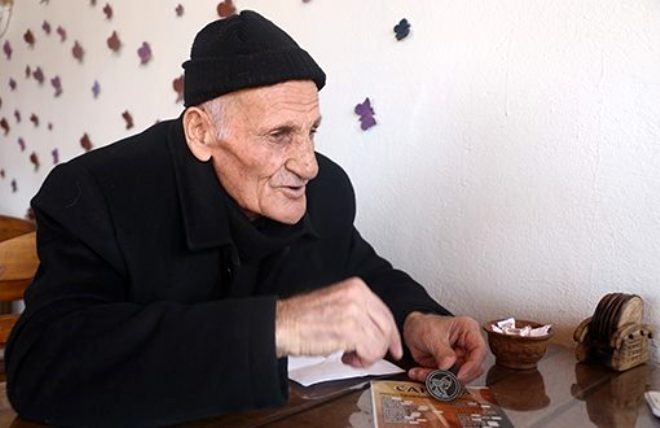 O bir Van'lı! Bu dili konuşup yazabilen dünyadaki tek insan galerisi resim 4