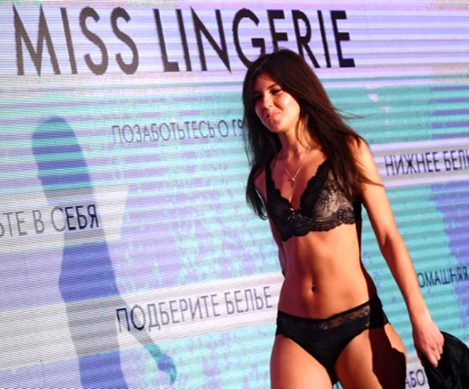 Rusya'da İç çamaşırı defilesi büyük ilgi gördü galerisi resim 4