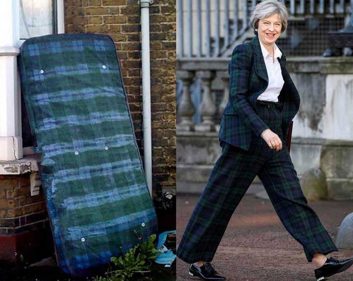 Sokağa Atılmış Yataklarla Ünlü İsimlerin Kıyafetleri Arasındaki  İlginç galerisi resim 13