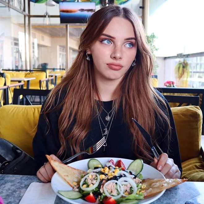 CZN Burak'ın aşk hayatı...Sevgilisini gören şoke oluyor! galerisi resim 17