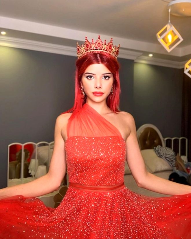 CZN Burak'ın aşk hayatı...Sevgilisini gören şoke oluyor! galerisi resim 24