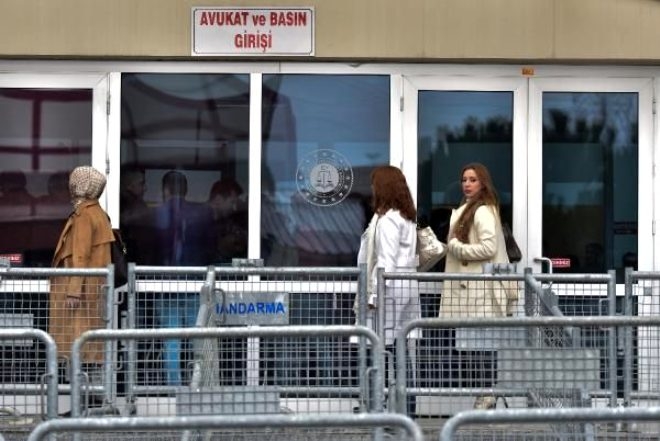 2 ay önce tahliye olan Kedicikler, Adnan Oktar için Silivri'de! galerisi resim 14