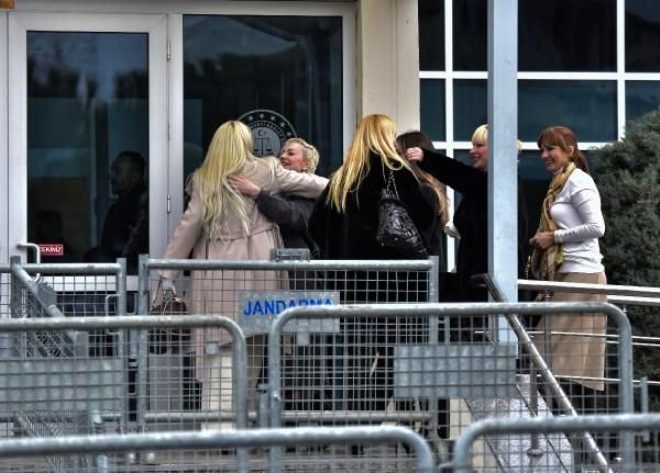 2 ay önce tahliye olan Kedicikler, Adnan Oktar için Silivri'de! galerisi resim 2