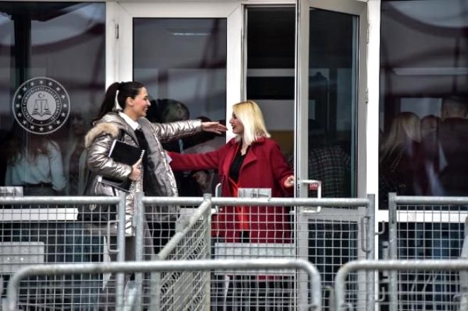 2 ay önce tahliye olan Kedicikler, Adnan Oktar için Silivri'de! galerisi resim 6