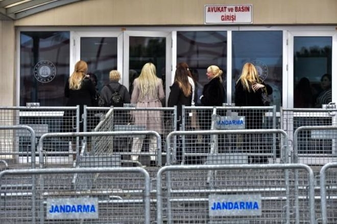 2 ay önce tahliye olan Kedicikler, Adnan Oktar için Silivri'de! galerisi resim 7