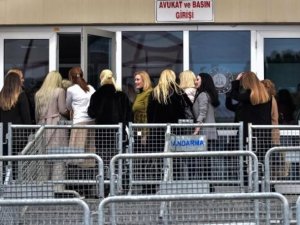 2 ay önce tahliye olan Kedicikler, Adnan Oktar için Silivri'de!