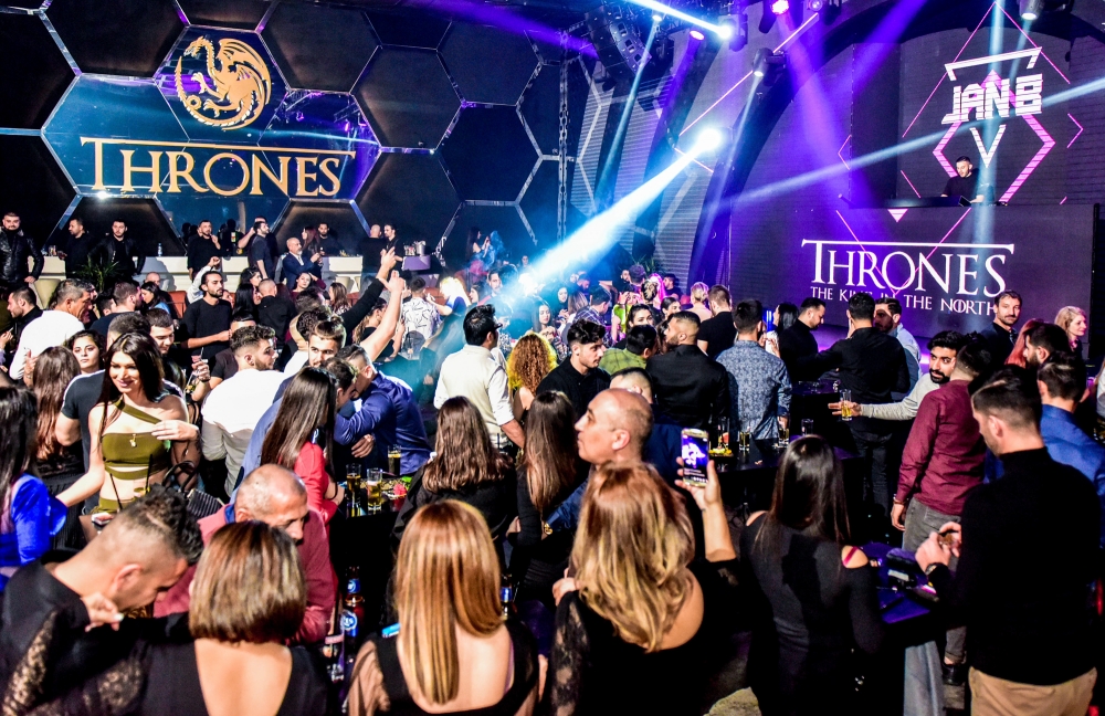 Thrones Club'a renkli şovlar damga vuruyor galerisi resim 2