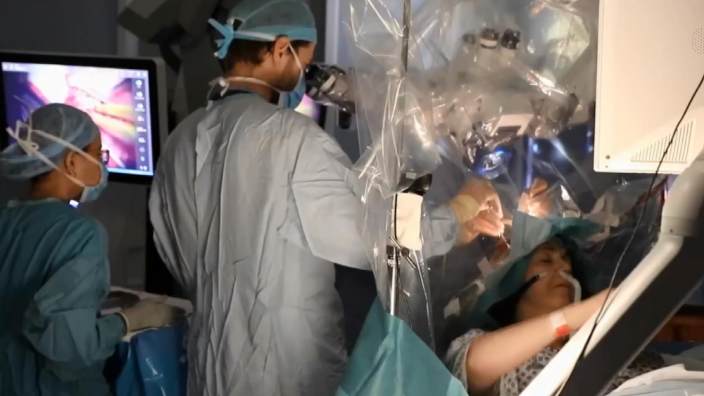 Beyin ameliyatı olurken keman çaldı galerisi resim 3