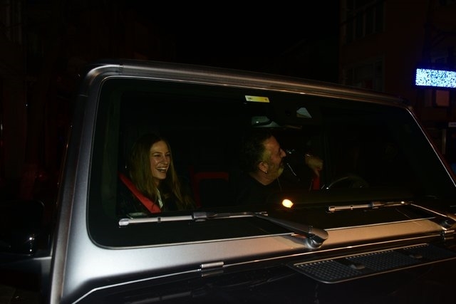 Cem Yılmaz'dan Serenay 'a şarkı:"Küçücüğüm, her şeyim&quo galerisi resim 1