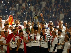 Şampiyon Beşiktaş kupasına kavuştu
