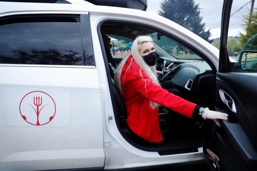 Striptiz kulüplerinde Corona çözümü: Açık havada dans ediyorlar galerisi resim 7