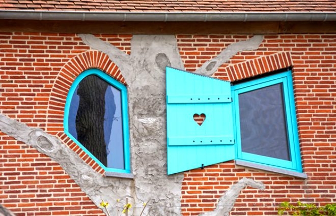 Ülke sınırı evlerinin içinden geçiyor galerisi resim 9