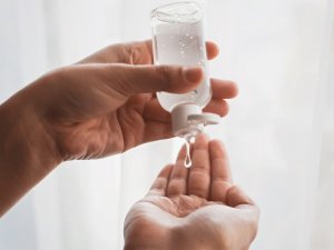 Dezenfektan egzamaya yol açabilir