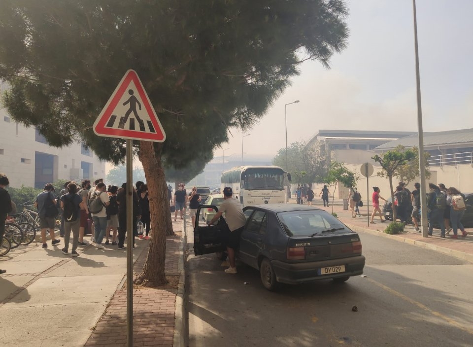 Yangından fotoğraflar galerisi resim 1