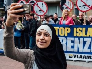 İslam karşıtı gösteriyi böyle 'trol'ledi