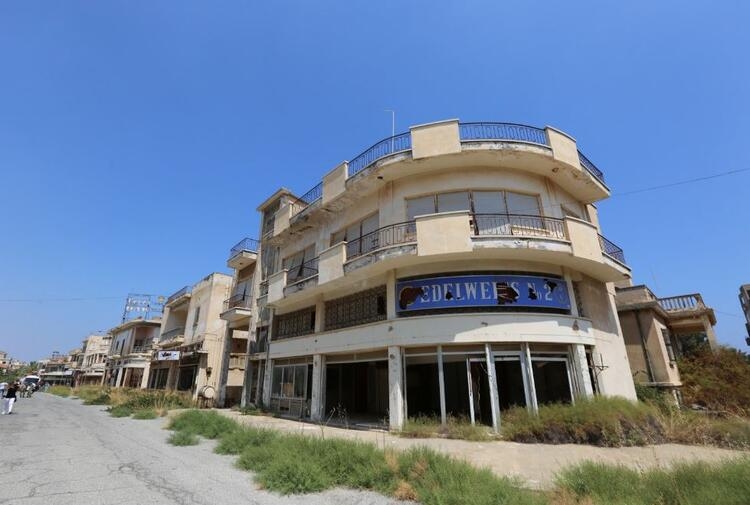 Maraş Belediye Başkanı' Simos Yoannu, 'Hayelet Şehir' açı galerisi resim 1