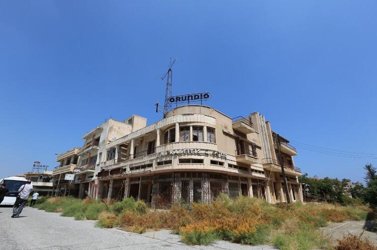 Maraş Belediye Başkanı' Simos Yoannu, 'Hayelet Şehir' açı galerisi resim 2