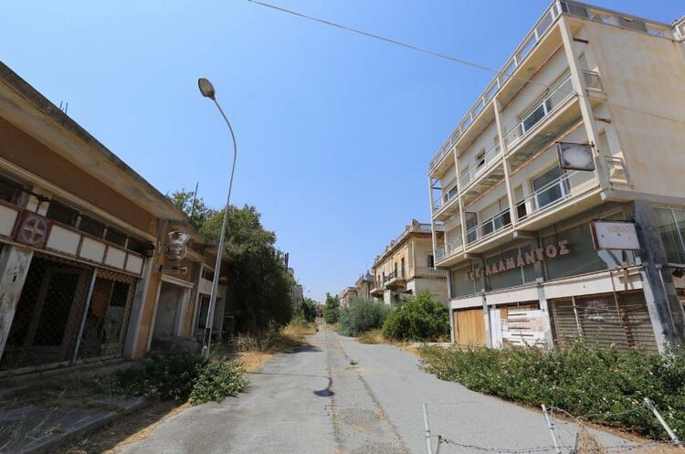 Maraş Belediye Başkanı' Simos Yoannu, 'Hayelet Şehir' açı galerisi resim 3